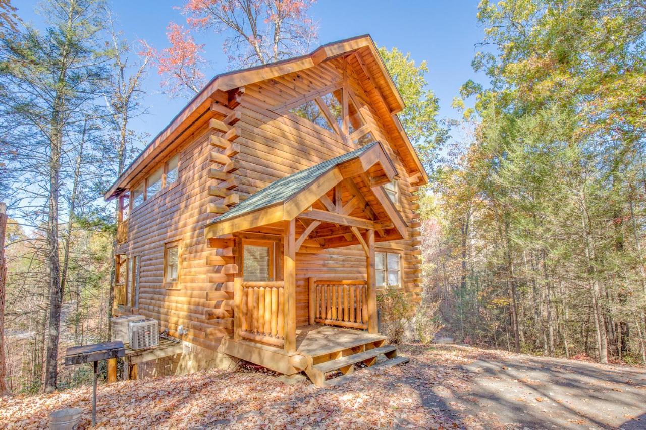 Secret Romance, 2 Bedrooms, Sleeps 8, Pool Table, Hot Tub, Arcade Gatlinburg Exteriör bild